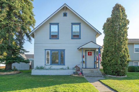 Photo of 2015 W Mansfield Ave, Spokane, WA 99205 (MLS # 202525831)