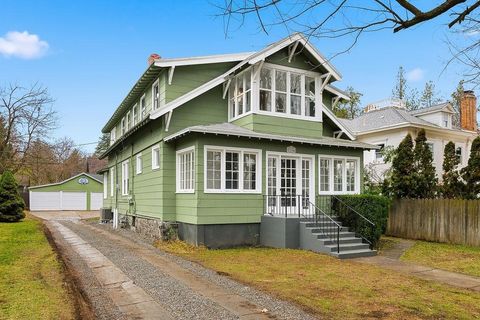 Photo of 2114 S Grand Blvd, Spokane, WA 99203 (MLS # 202527631)