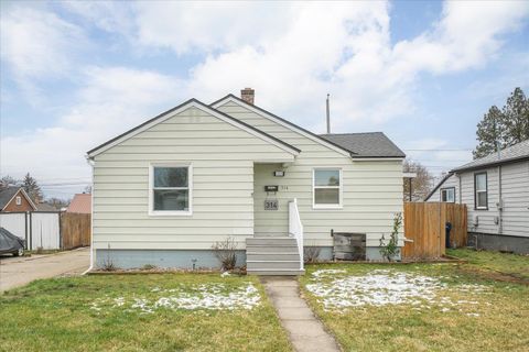 Photo of 314 E Rockwell Ave, Spokane, WA 99207 (MLS # 202613757)