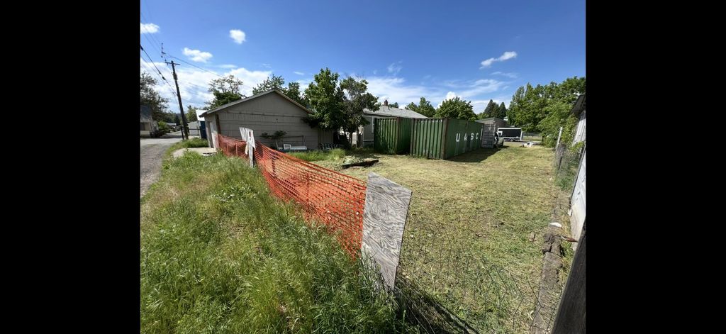 Photo of 2619 W Sharp Ave, Spokane, WA 99201 (MLS # 202615778)
