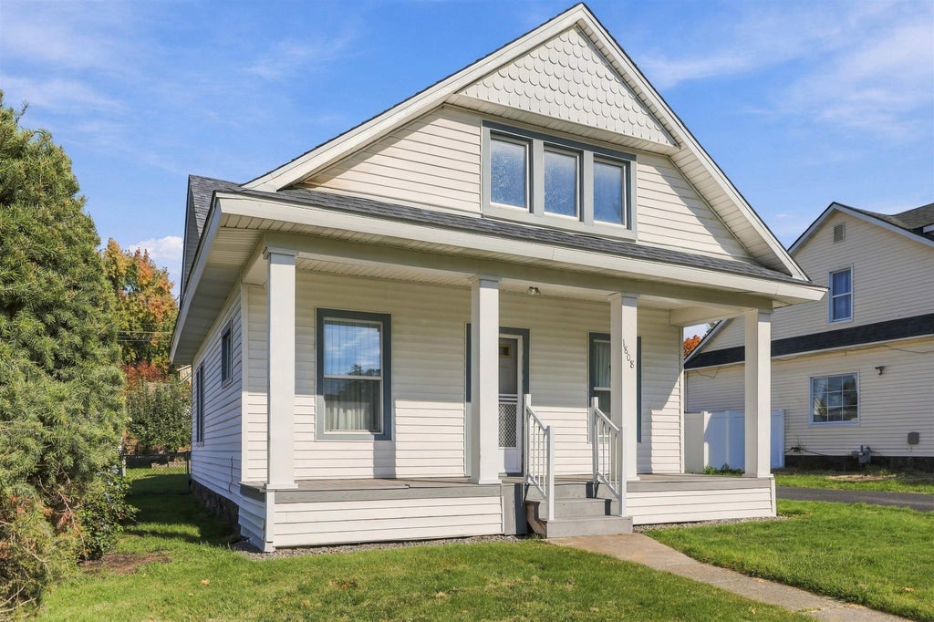 Photo of 1808 W Spofford Ave, Spokane, WA 99205 (MLS # 202625986)