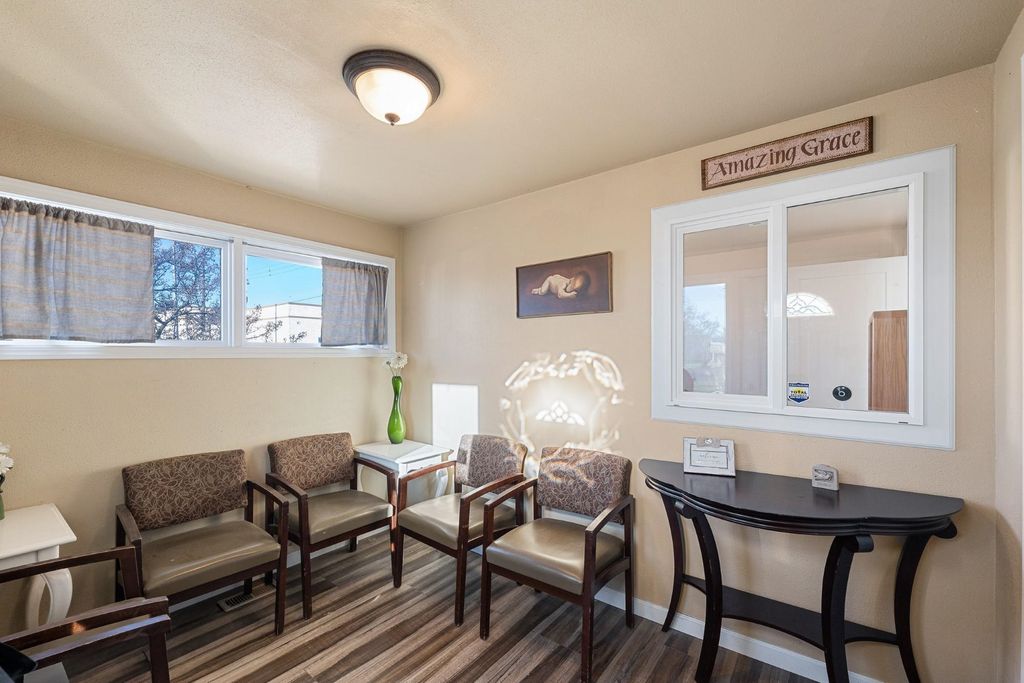 Photo of 2012 N Ruby St, Spokane, WA 99207 (MLS # 202616461)