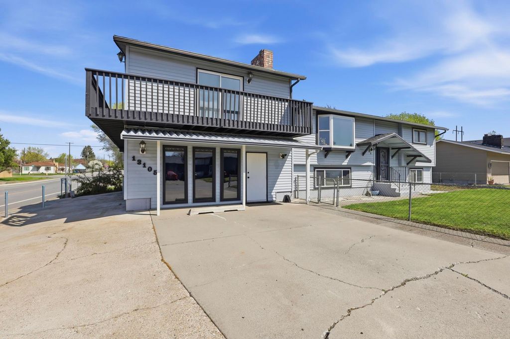 Photo of 13105 E Mallon Ct, Spokane Valley, WA 99216 (MLS # 202615969)