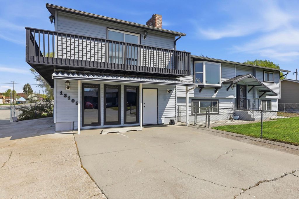 Photo of 13105 E Mallon Ct, Spokane Valley, WA 99216 (MLS # 202615969)