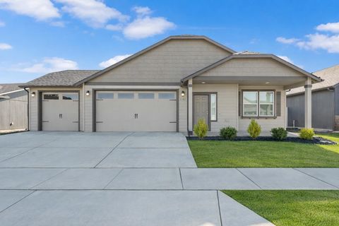 Photo of 1101 S Pillar Rock Dr, Spokane, WA 99224 (MLS # 202614482)