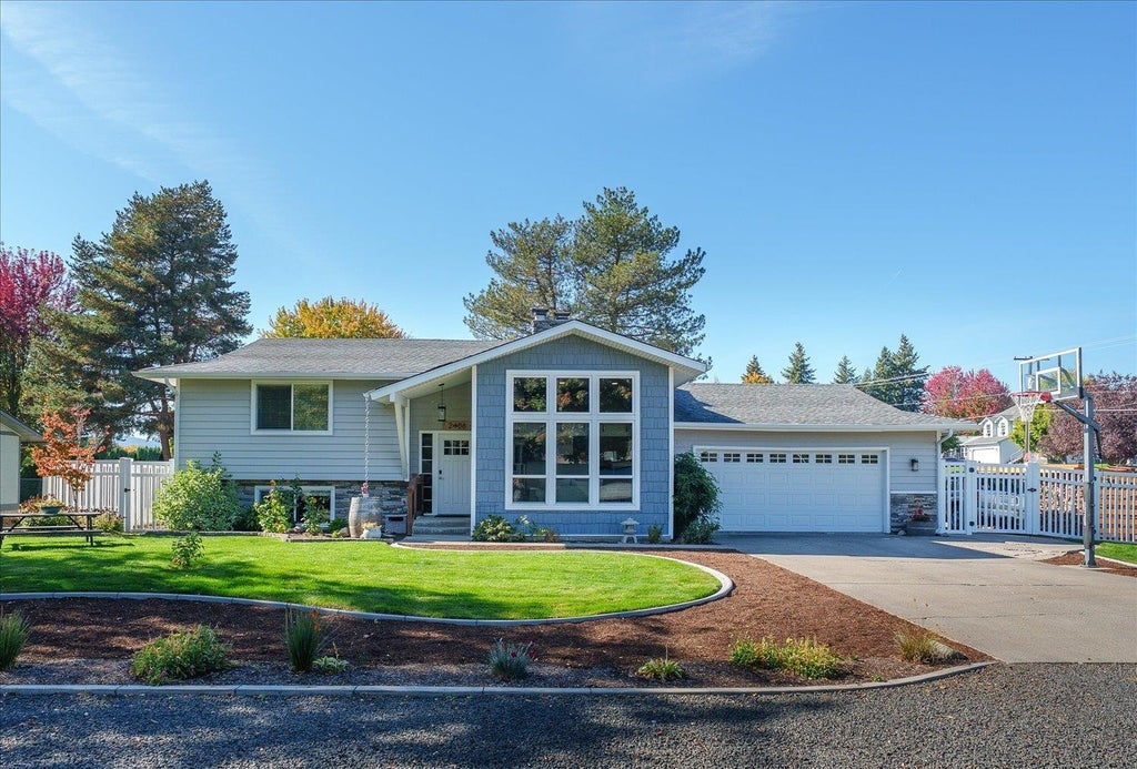 Photo of 2406 S Progress Rd, Spokane Valley, WA 99037 (MLS # 202625855)