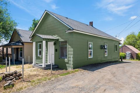 Photo of 1509 N Maple St, Spokane, WA 99201 (MLS # 202612539)