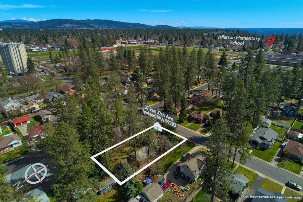 Photo of 37 E 33rd Ave, Spokane, WA 99203 (MLS # 202615153)