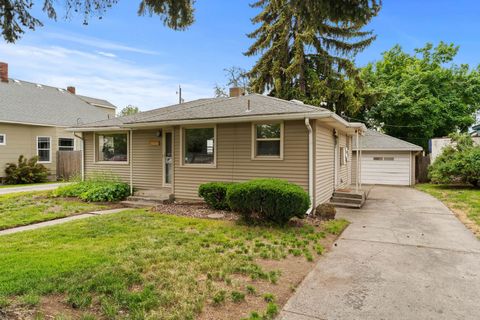 Single Family Residence in Spokane WA 1708 Hoffman Rd.jpg
