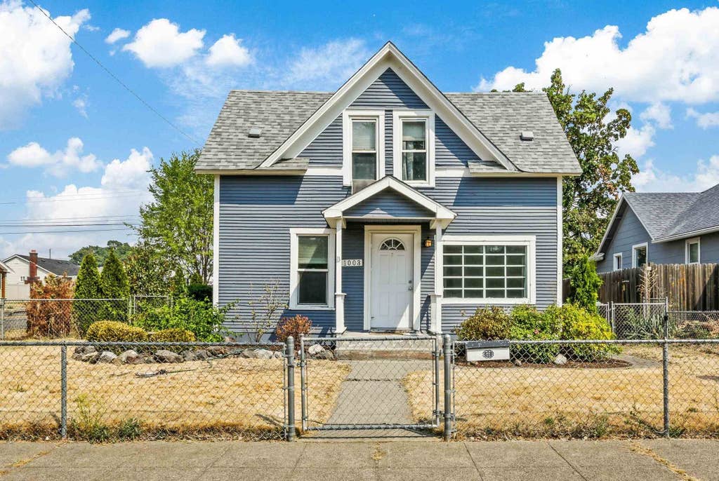Photo of 1003 E Rich Ave, Spokane, WA 99207 (MLS # 202622143)