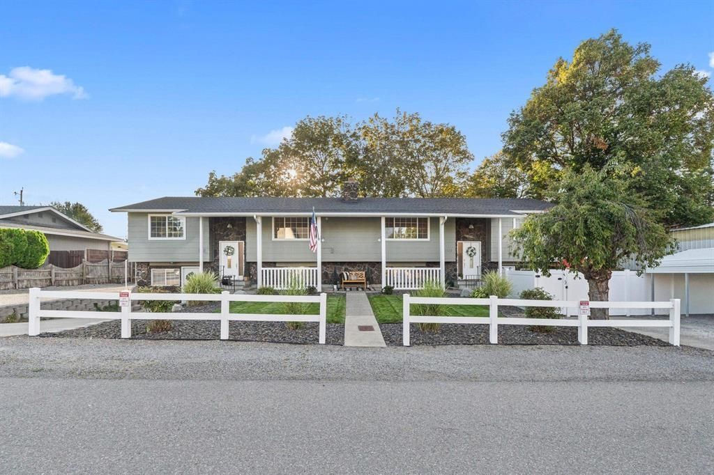 Photo of Adult Care Home Spokane Rd, Spokane Valley, WA 99212 (MLS # 202616391)
