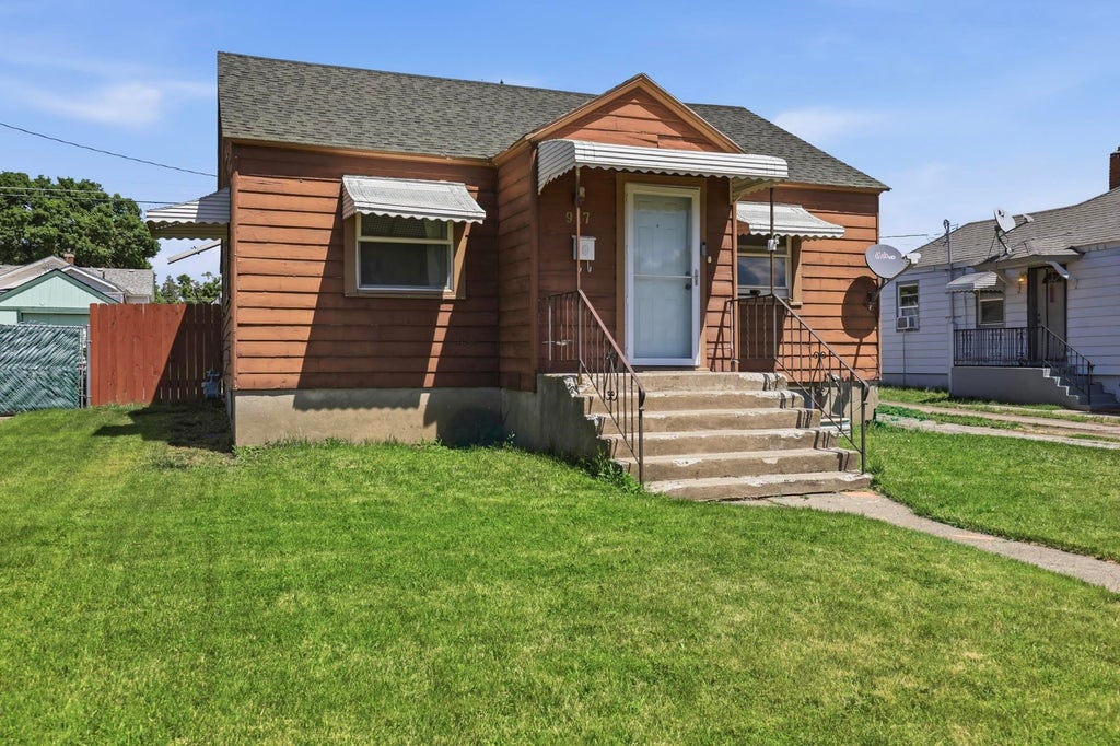 Photo of 917 E Glass Ave, Spokane, WA 99207 (MLS # 202619204)