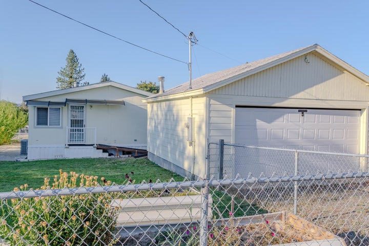 Photo 1 of 32 — 7304 E 5th Ave, Spokane Valley, WA 99212