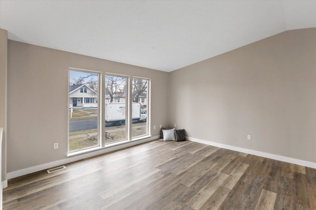 Photo of 308 E Crown Ave, Spokane, WA 99205 (MLS # 202626129)
