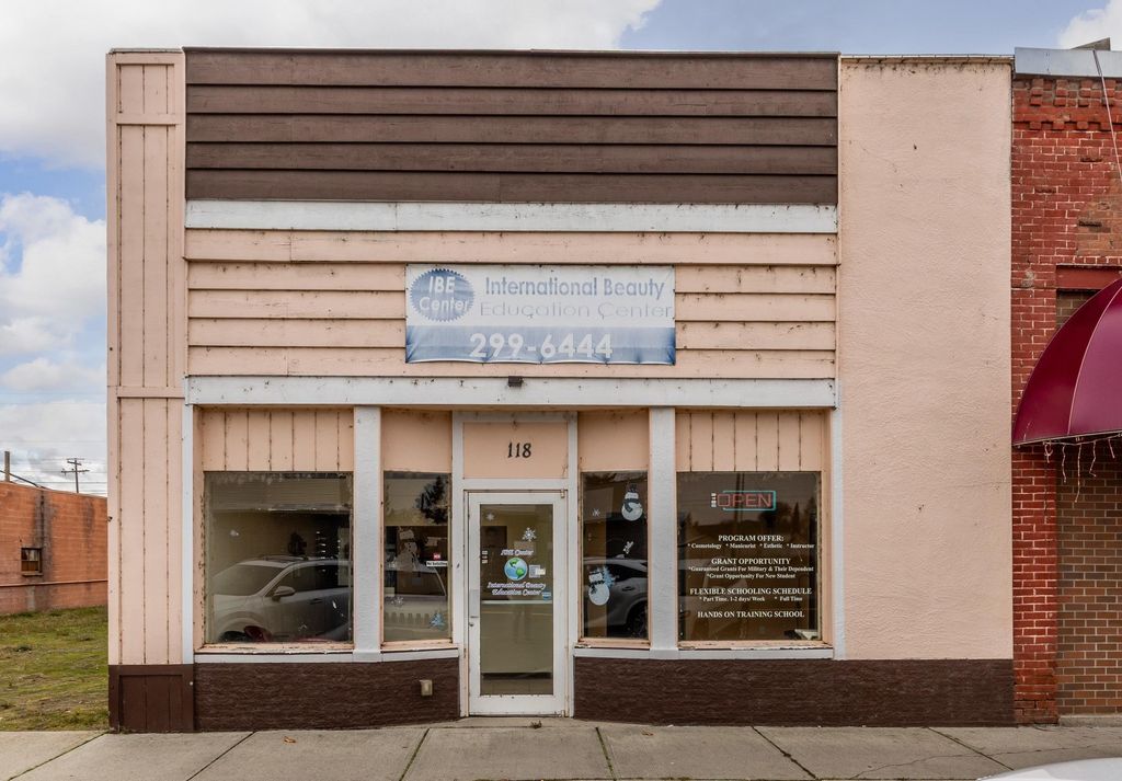 Photo of 118 E LAKE St, Medical Lake, WA 99022 (MLS # 202616181)