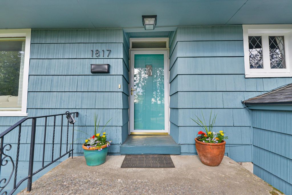 Photo of 1817 S Maple Blvd, Spokane, WA 99203 (MLS # 202616077)