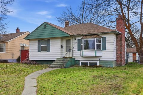 Photo of 3607 W Rockwell Ave, Spokane, WA 99205 (MLS # 202613386)