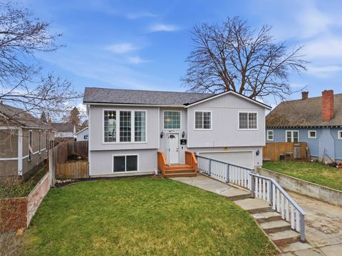 Photo of 624 Lacrosse Ave, Spokane, WA 99207 (MLS # 202614237)