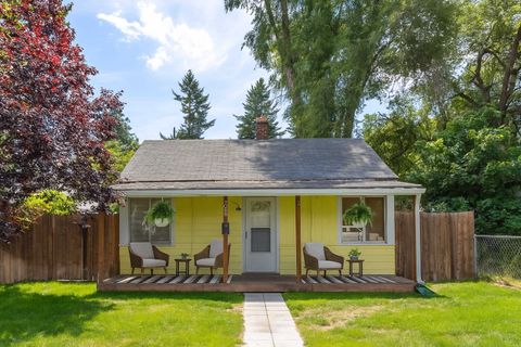 Photo of 806 E North Ave, Spokane, WA 99207 (MLS # 202612716)