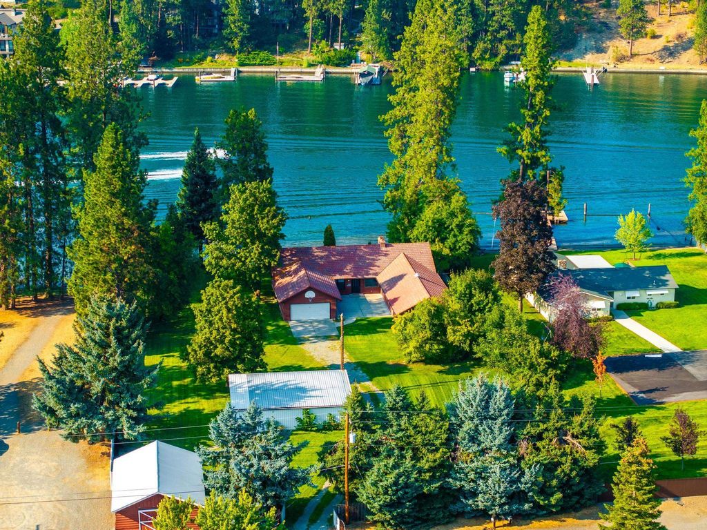 Photo of 8967 W Driftwood Dr, Coeur d Alene, ID 83814 (MLS # 202523560)