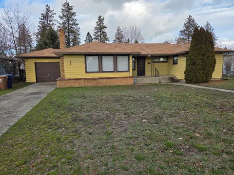 Photo of 48 W 37TH Ave, Spokane, WA 99203 (MLS # 202614782)