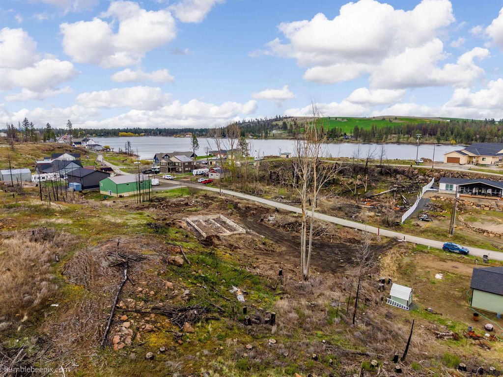 Photo of 10222 S Lakehurst Dr, Medical Lake, WA 99022 (MLS # 202615841)