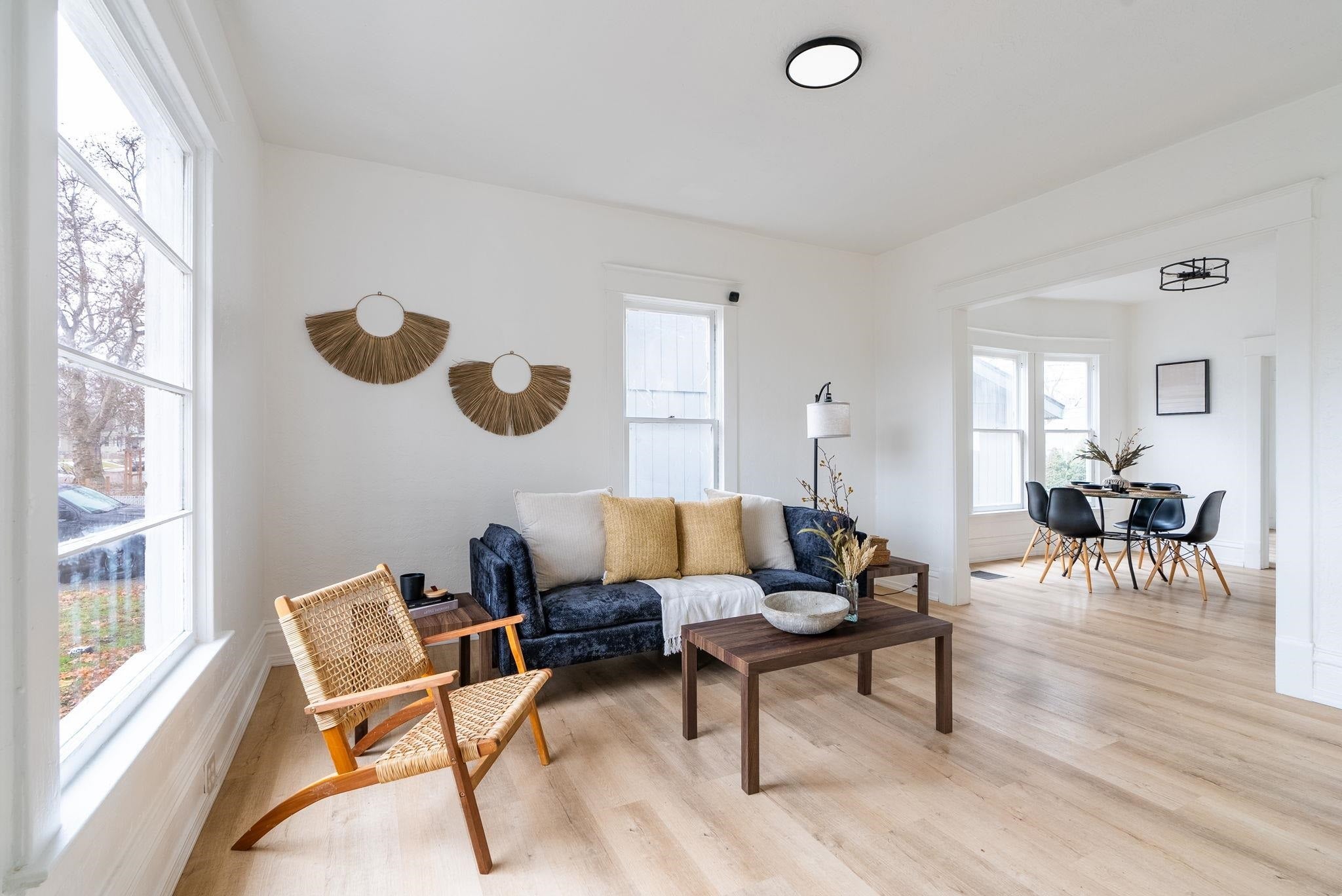 1014 W Spofford Ave - Photo 4