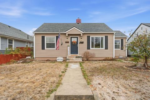 Photo of 5018 N STEVENS St, Spokane, WA 99205 (MLS # 202526499)