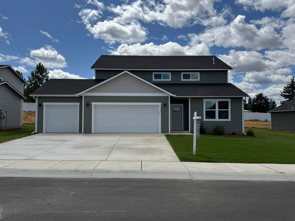 Photo of 710 E 4th Ave, Deer Park, WA 99006 (MLS # 202614521)