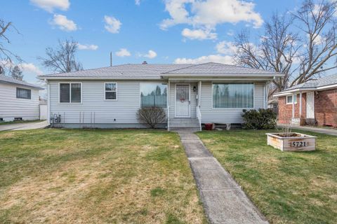 Photo of 5721 N Alameda Blvd, Spokane, WA 99205 (MLS # 202613426)