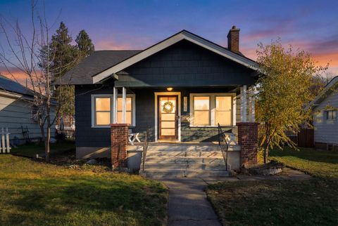 Photo of 3608 N Calispel St, Spokane, WA 99205 (MLS # 202527023)
