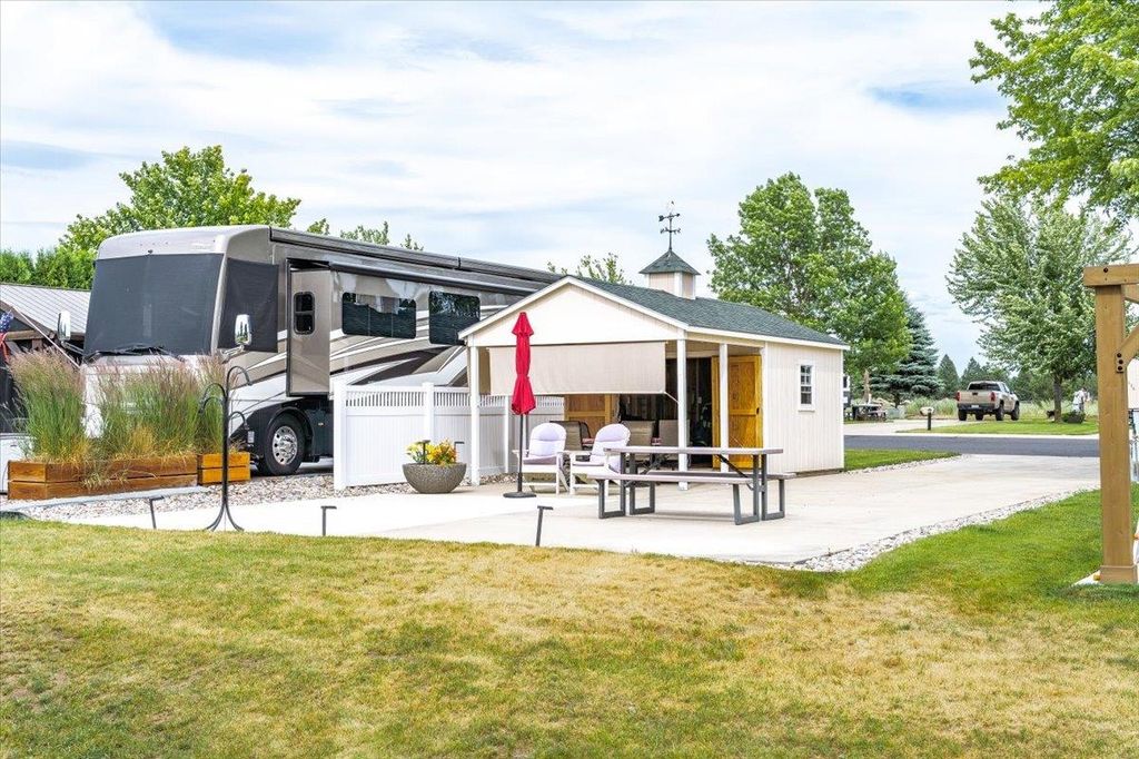 Photo of 1205 N Country Club Dr, Deer Park, WA 99006 (MLS # 202614544)