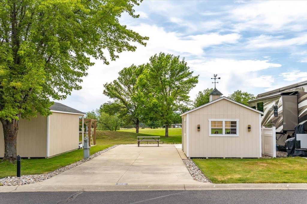 Photo of 1205 N Country Club Dr, Deer Park, WA 99006 (MLS # 202614544)