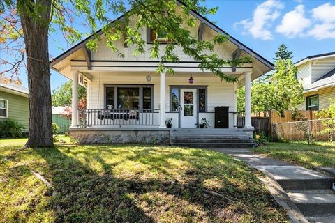 Photo of 1423 W York Ave, Spokane, WA 99205 (MLS # 202525769)