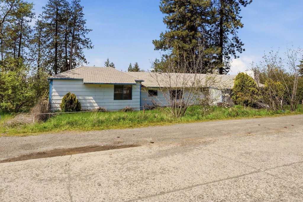 Photo of 10212 S Electric Ave, Four Lakes, WA 99014 (MLS # 202616126)