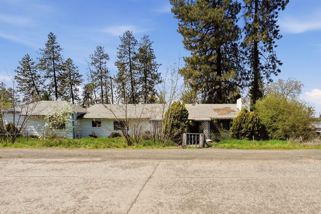 Photo of 10212 S Electric Ave, Four Lakes, WA 99014 (MLS # 202616126)