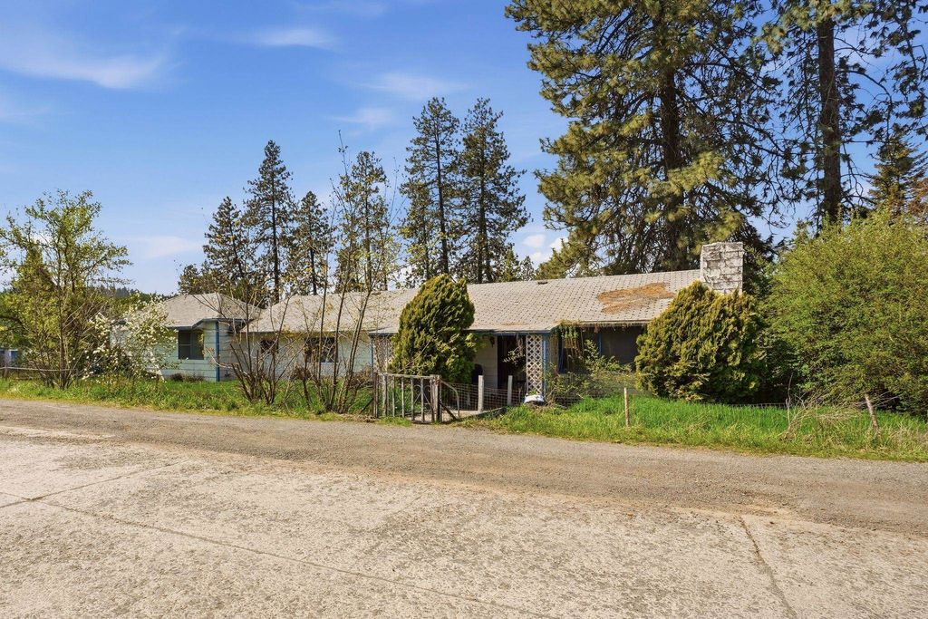 Photo of 10212 S Electric Ave, Four Lakes, WA 99014 (MLS # 202616126)