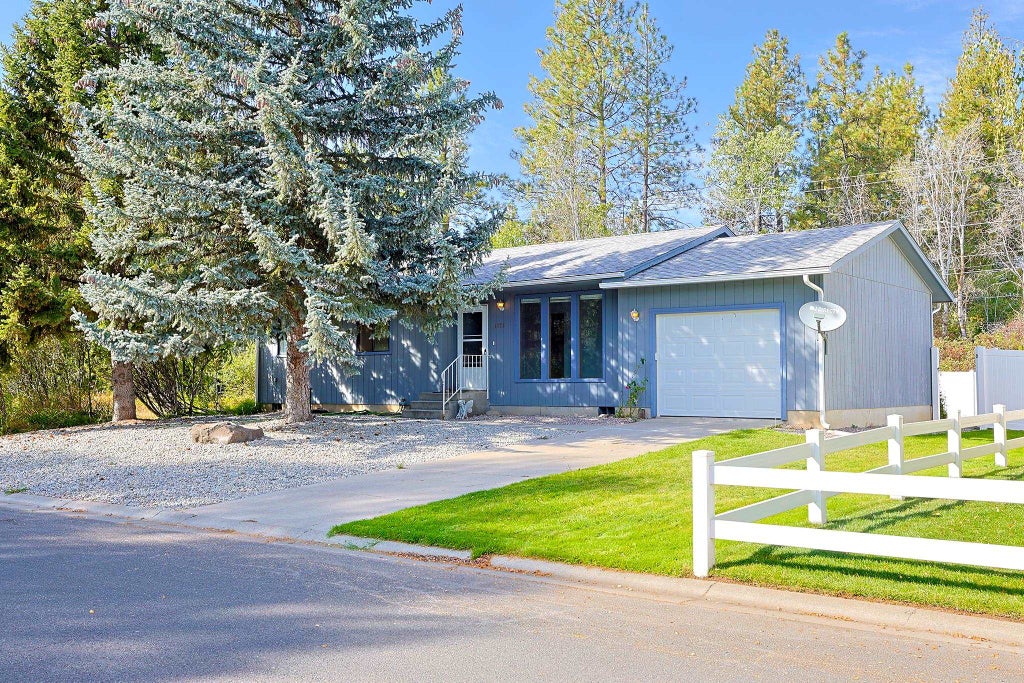 Photo of 1125 E Evergreen Dr, Medical Lake, WA 99022 (MLS # 202624585)