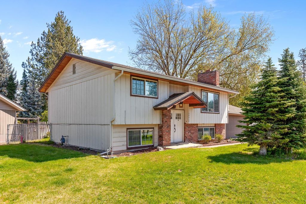 Photo of 14318 N Dakota St, Spokane, WA 99208 (MLS # 202616598)