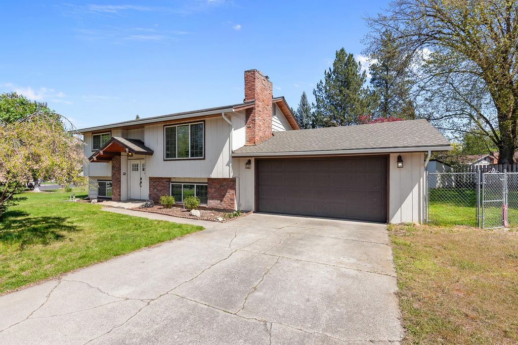 Photo of 14318 N Dakota St, Spokane, WA 99208 (MLS # 202616598)