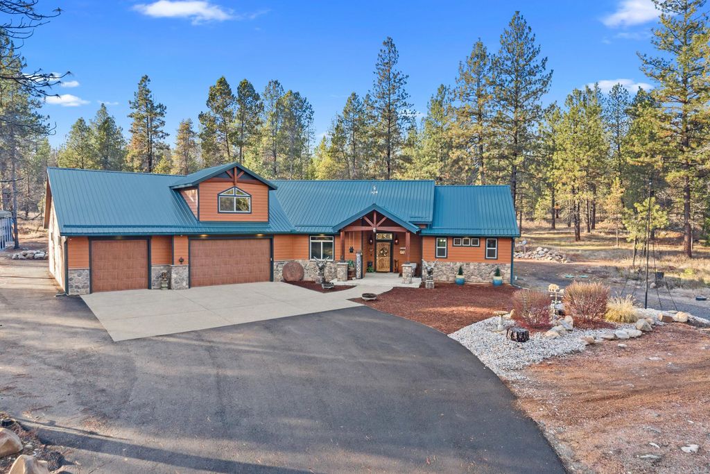 Photo of 28615 N Milan Rd, Chattaroy, WA 99003 (MLS # 202527280)