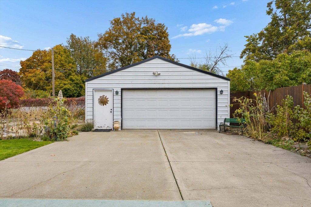 Photo of 715 S Houk Rd, Spokane, WA 99216 (MLS # 202626010)