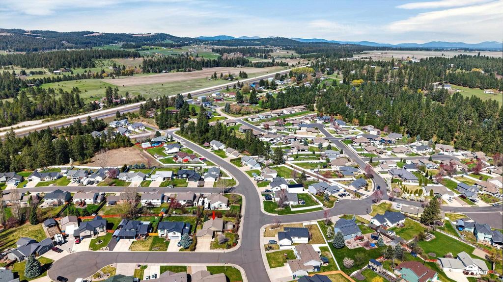 Photo of 17925 N Colton Ct, Colbert, WA 99005 (MLS # 202616078)