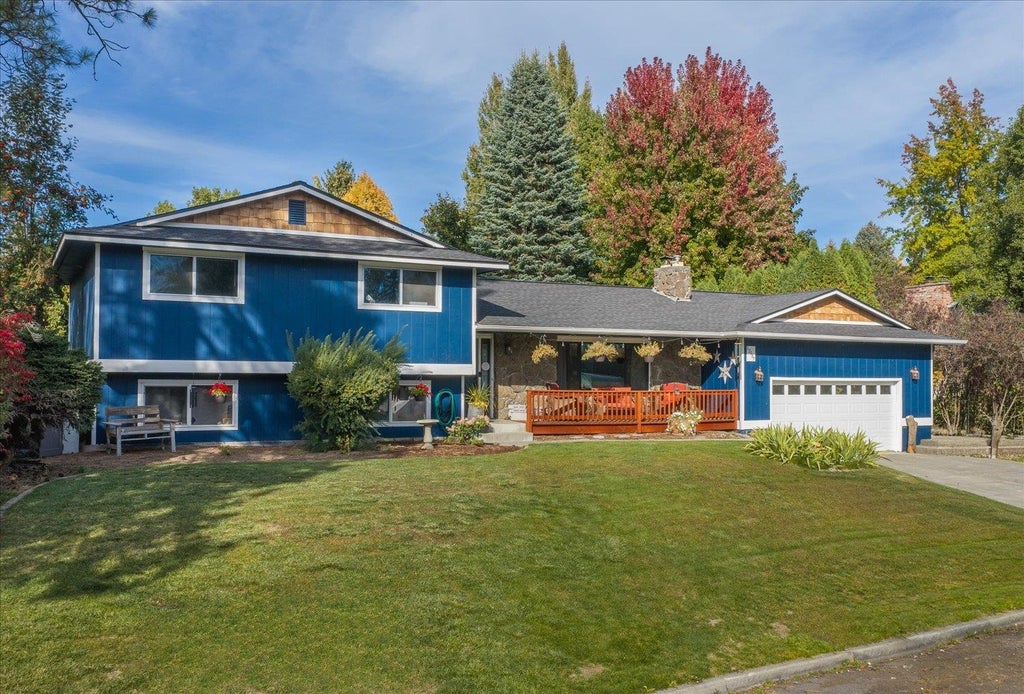 Photo of 12107 S Player Dr, Spokane, WA 99223 (MLS # 202625624)