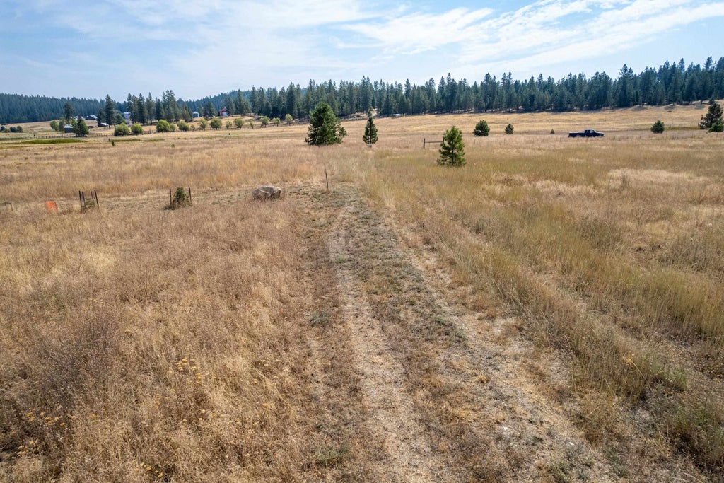 Photo of 5191 B Elk Meadow Way, Deer Park, WA 99206 (MLS # 202623396)