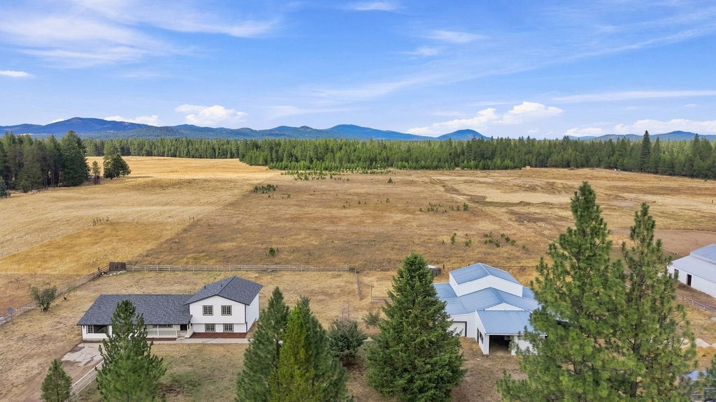 Photo of 1612 W Mason Rd, Deer Park, WA 99006 (MLS # 202623809)