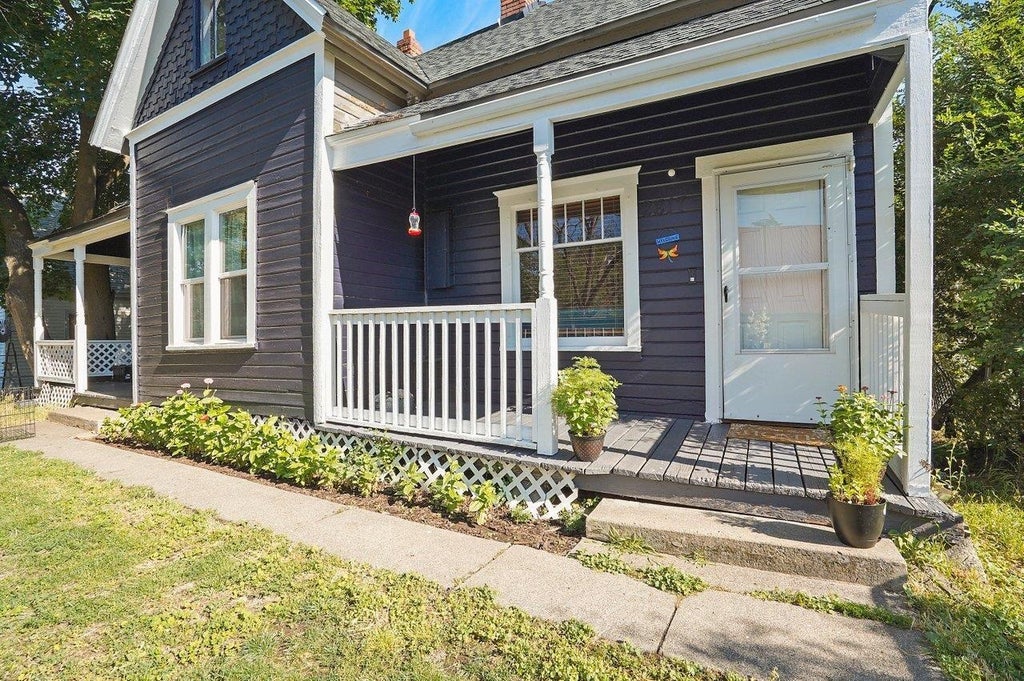 Photo of 2815 E Queen Ave, Spokane, WA 99217 (MLS # 202623562)