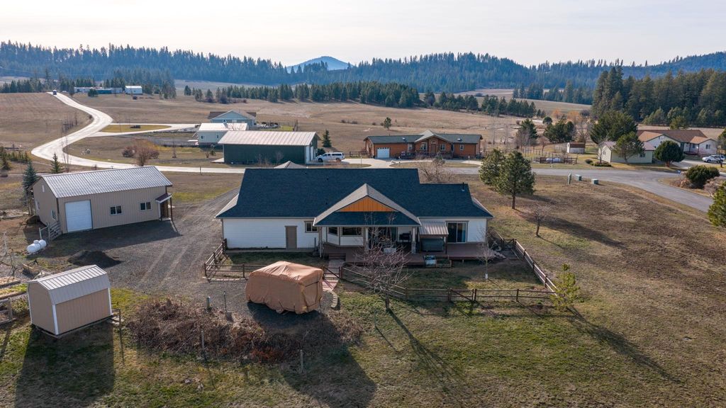 Photo of 30716 S Sunray Trl, Worley, ID 83876 (MLS # 202612302)