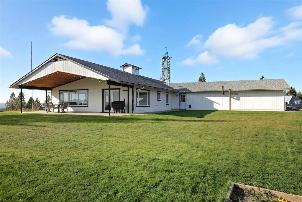 Photo of 4746 Furze Rd, Clayton, WA 99110 (MLS # 202525460)