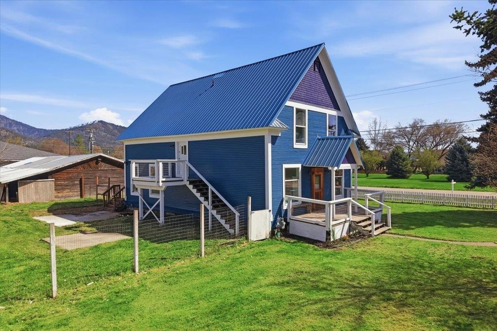 Photo of 707 S 2nd W St, Chewelah, WA 99109 (MLS # 202616121)